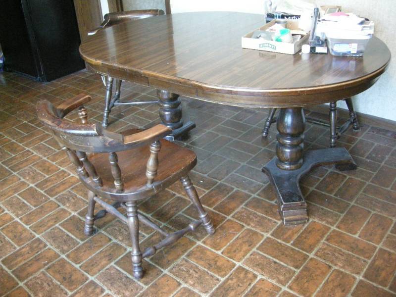 lot 361 image: Dining RoomKitchen Table and Chairs