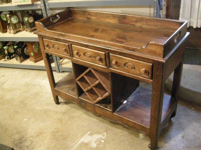 lot 400 image: Vintage Pine Server