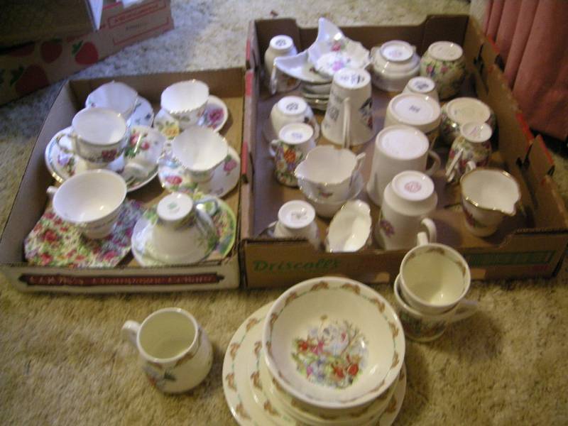 lot 298 image: Misc Vintage China, CupsSaucers, Bunnykins