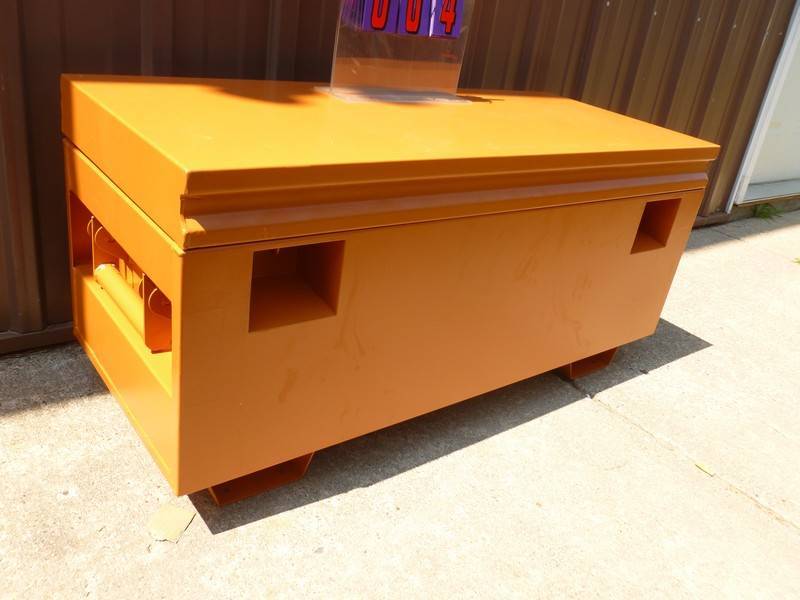SnS Auctions # 330 Power saws, tools & job boxes