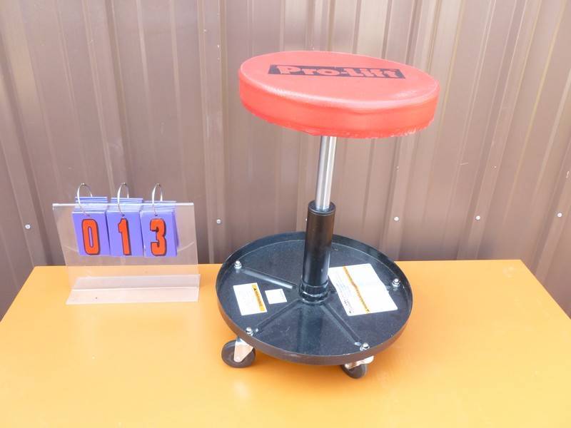SnS Auctions # 330 Power saws, tools & job boxes
