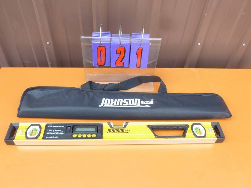 SnS Auctions # 330 Power saws, tools & job boxes