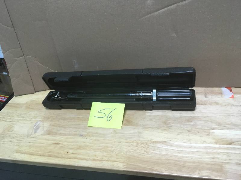 lot 56 image: HUSKY 20-100 ft. lbs. 38 in. Drive Torque Wrench used in good working condition