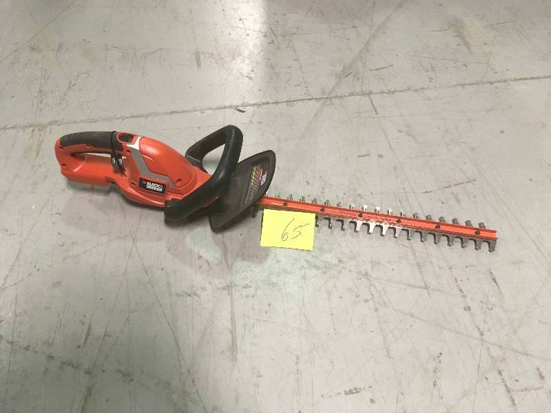 lot 65 image: BLACKDECKER LHT2220 20V MAX Cordless Lithium 22 in. Hedge Trimmer tool only