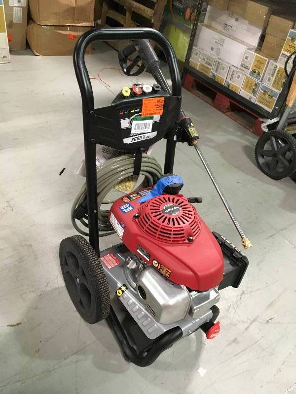 lot 55 image: Simpson MS60805-S 3000 PSI 2.4 GPM Gas Pressure Washer Powered by HONDA in working conditions