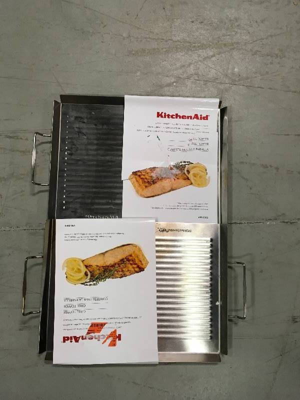 lot 89 image: KitchenAid Grill Topper not used