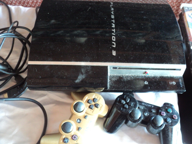 PlayStation 3 - powers on and 15 ga...