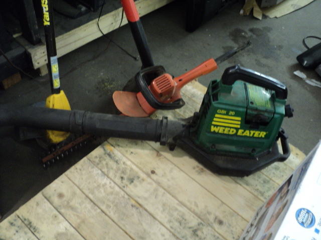 3 weed whippers and hedge trimmer -...
