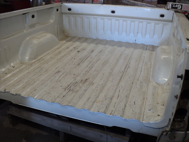 2009 GMC 1500 pick-up box...