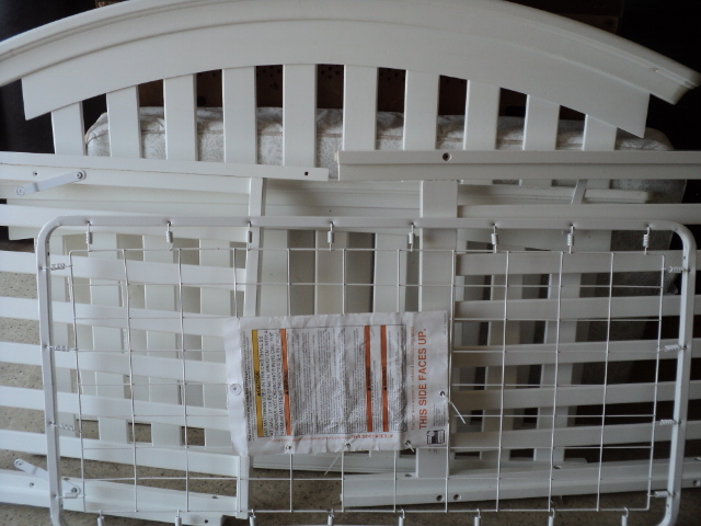 white crib