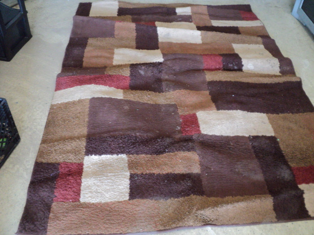 5 x 7 rug - needs cleaning...