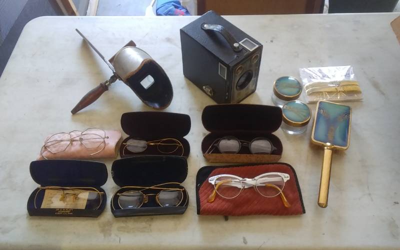 lot 2 image: Vintage Viewmaster, Brownie Junior Camera, Old Eye Glasses, Dresser Accessories