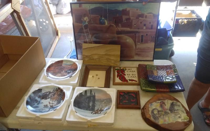 lot 8 image: Southwest Pottery, Collector Plates, DeGrazia Art, Picture