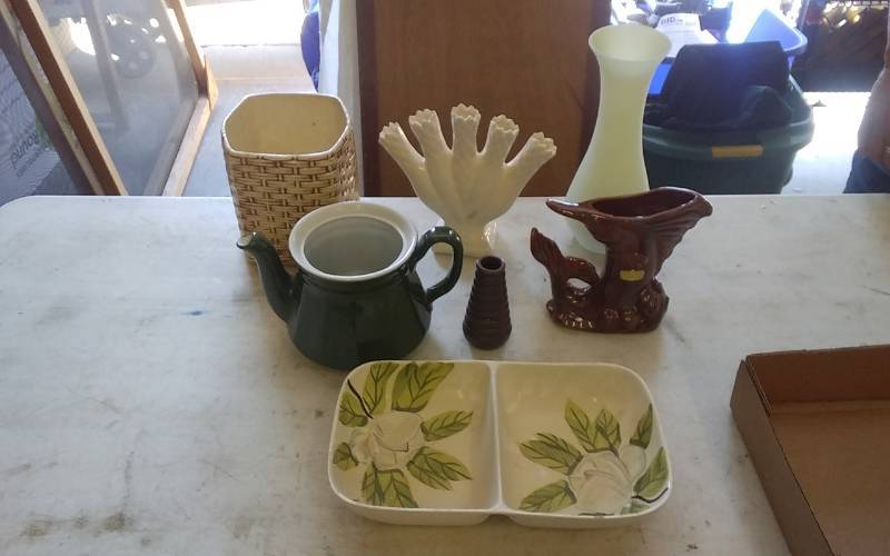 lot 9 image: Red Wing Dish, McCoy Pot, Royal Haeger Vase, Leart Pottery
