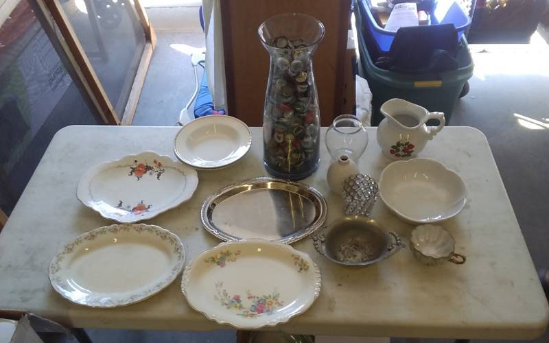 lot 11 image: Vintage Homer Laughlin Plates, Large Vase Of Bottle Caps