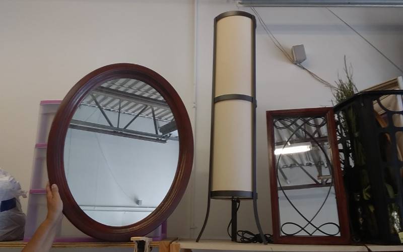 lot 34 image: Floor Lamp,  Oval Mirror 30x24 (Cornwall), Other Mirror