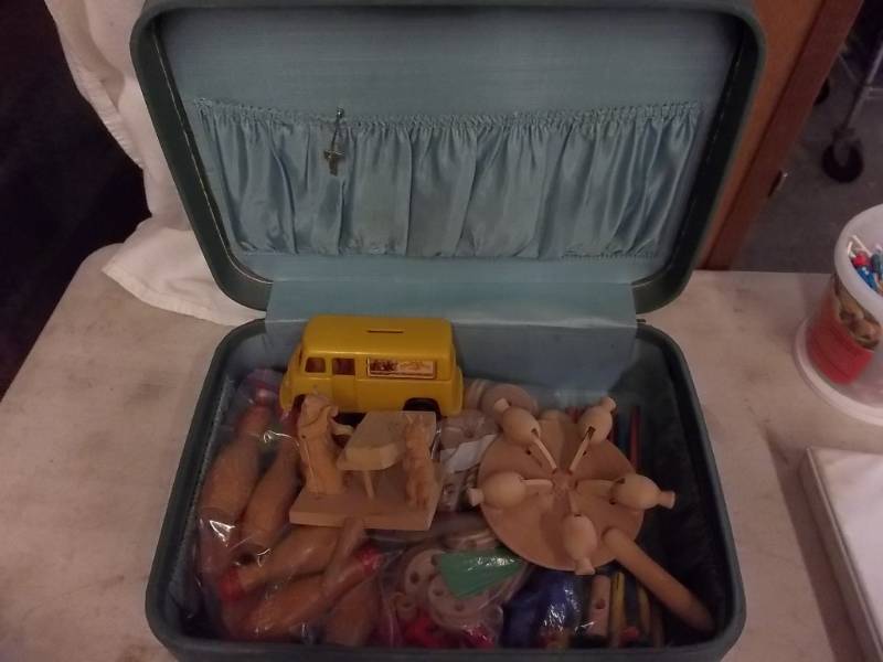 lot 14 image: Vintage Suitcase Full Of Old Wood Toys