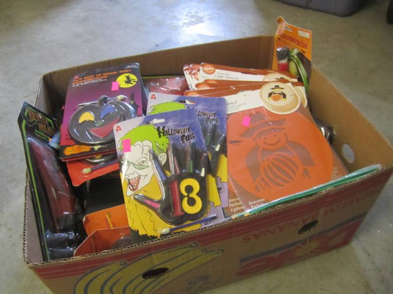 lot 16 image: Large Lot of Misc Halloween Accesso...