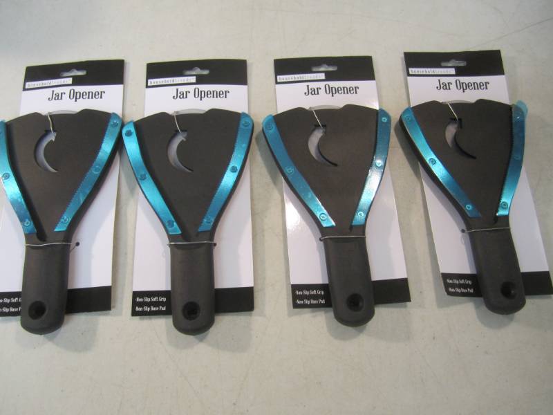 lot 18 image: 4 Household Trends Jar Openers   F-...