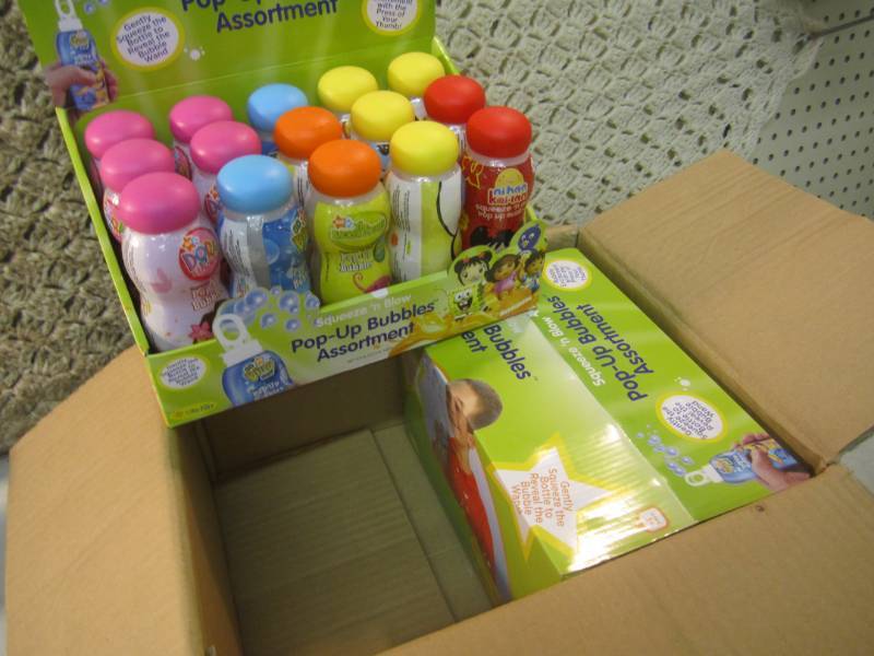lot 34 image: Case of 30 Squeeze N Blow Pop-Up B...