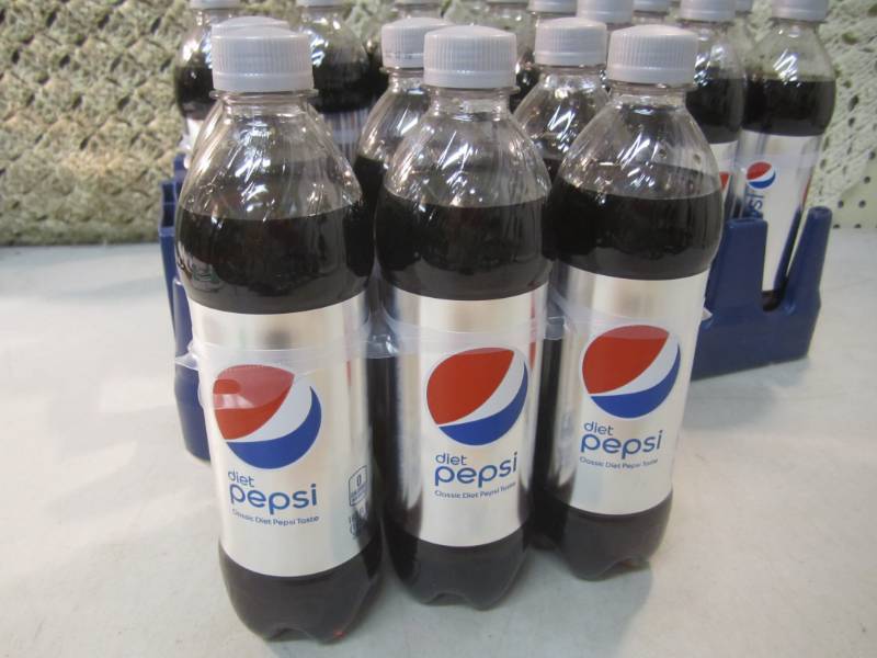 lot 39 image: Case of 24 Bottles of Diet Pepsi 16...