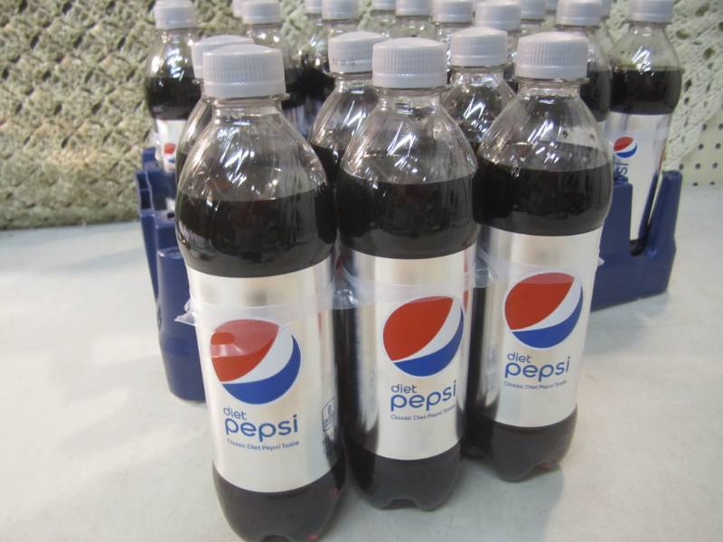 lot 41 image: Case of 24 Bottles of Diet Pepsi 16...