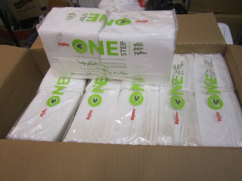 lot 43 image: Case of 4500 White Paper Napkins 18...