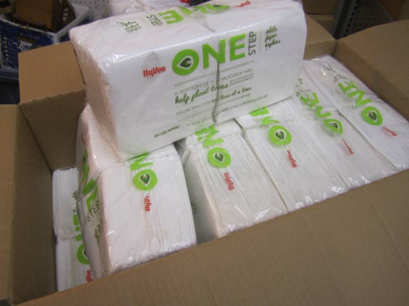 lot 45 image: Case of 4500 White Paper Napkins 18...