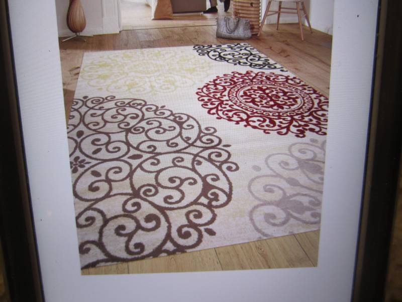 lot 111 image: Lot of 2 Contemporary Modern Floral...
