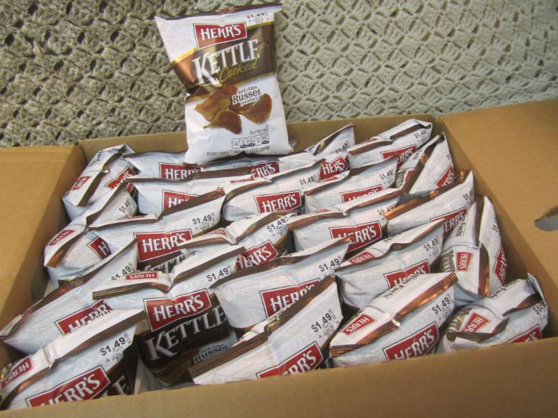 lot 130 image: Case of 24 Bags of Kettle Cooked Da...