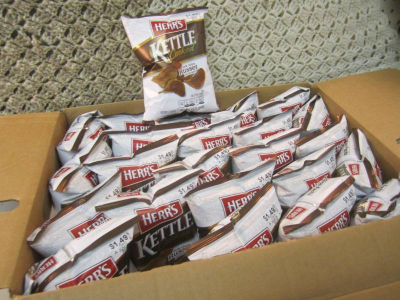 lot 132 image: Case of 24 Bags of Kettle Cooked Da...