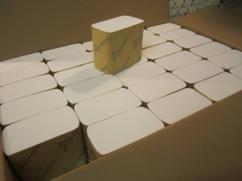 lot 172 image: Case of 2-Ply White Interfolded Bat...