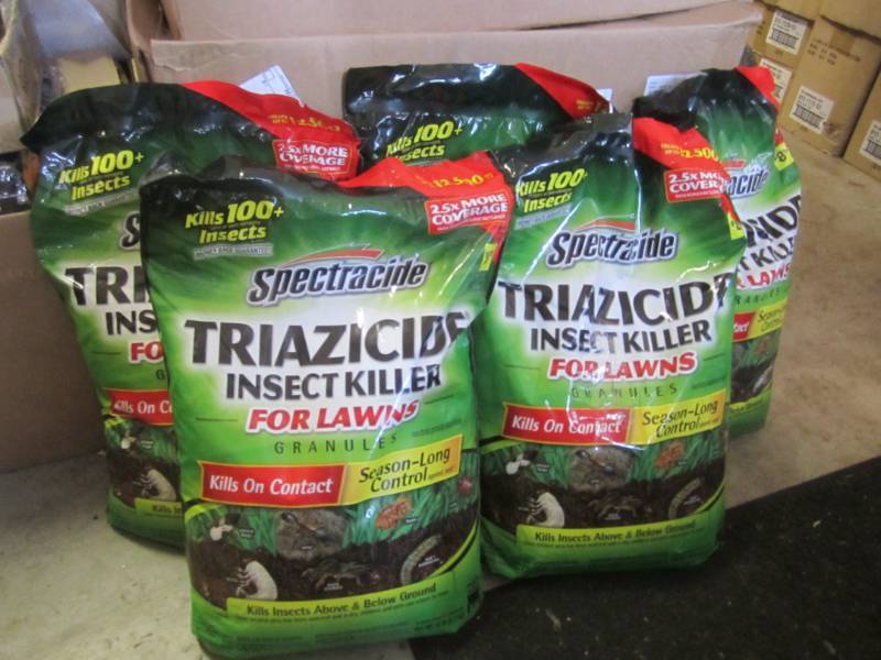 lot 174 image: 5 - 10 Pound Bags of Spectracide Tr...