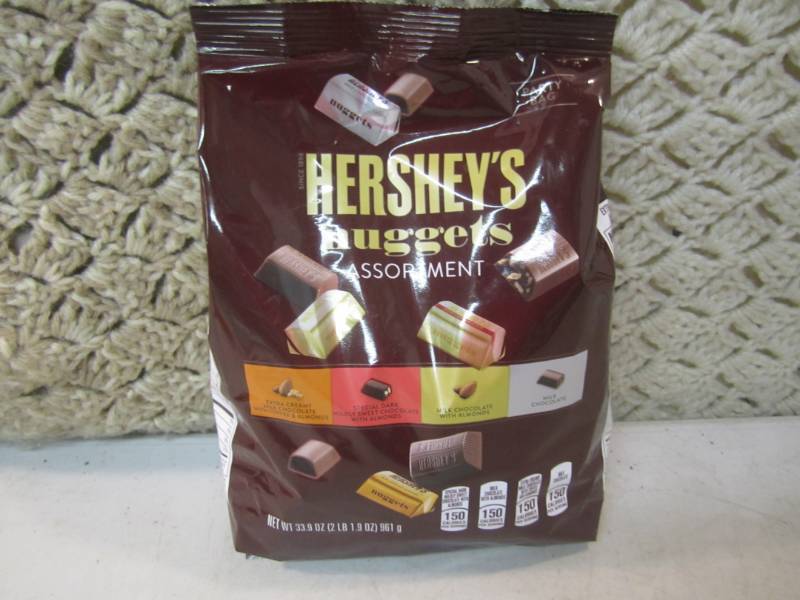 lot 258 image: Bag of Hersheys Nuggets Assortment ...