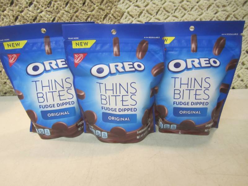 lot 264 image: 3 Bags of Oreo Thin Bites Fudge Dip...