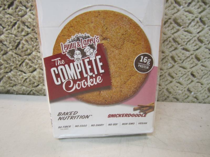 lot 285 image: Box of 12 Large Snickerdoodle Cooki...