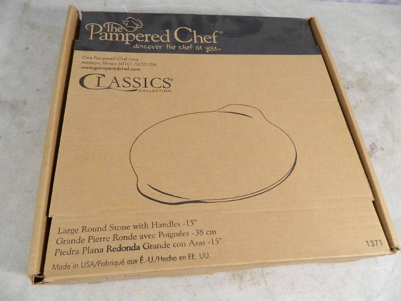 The Pampered Chef Large Round Stone with Handles