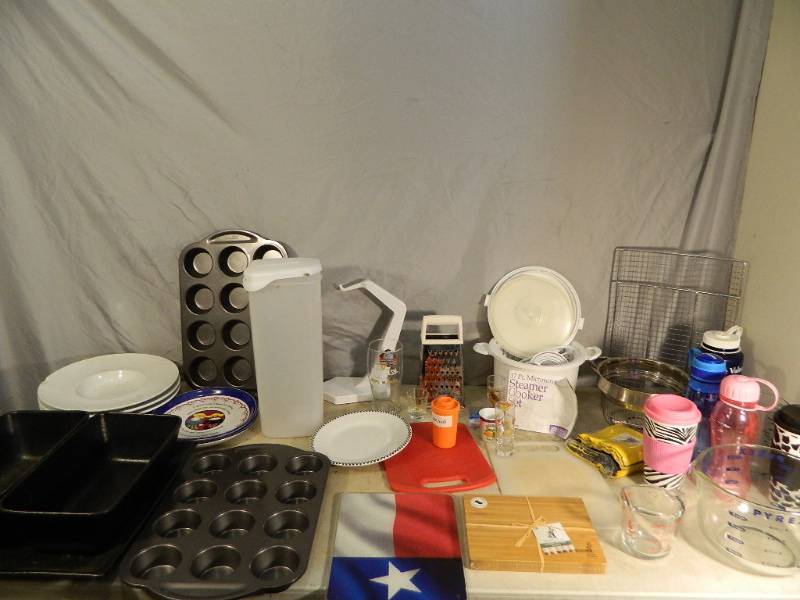 Large Pyrex Glass Measuring Cup and Kitchen Items