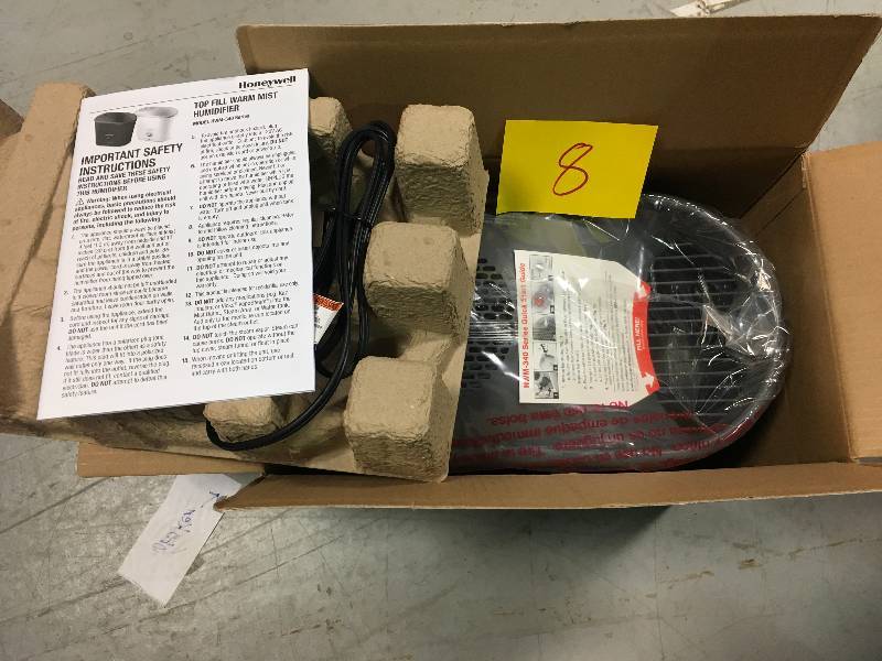 lot 8 image: Honeywell Top Fill Warm Mist Humidifier in working conditions.