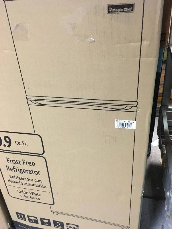 lot 22 image: Magic Chef Refrigerator 9.9 Model HVDR1040W not used