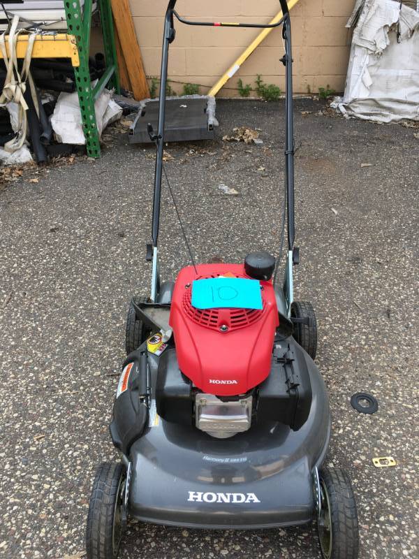 Honda 21 in. Push Walk-Behind Gas Mower - used in working condition