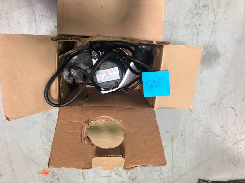 BOSC fixed based router in like new condition