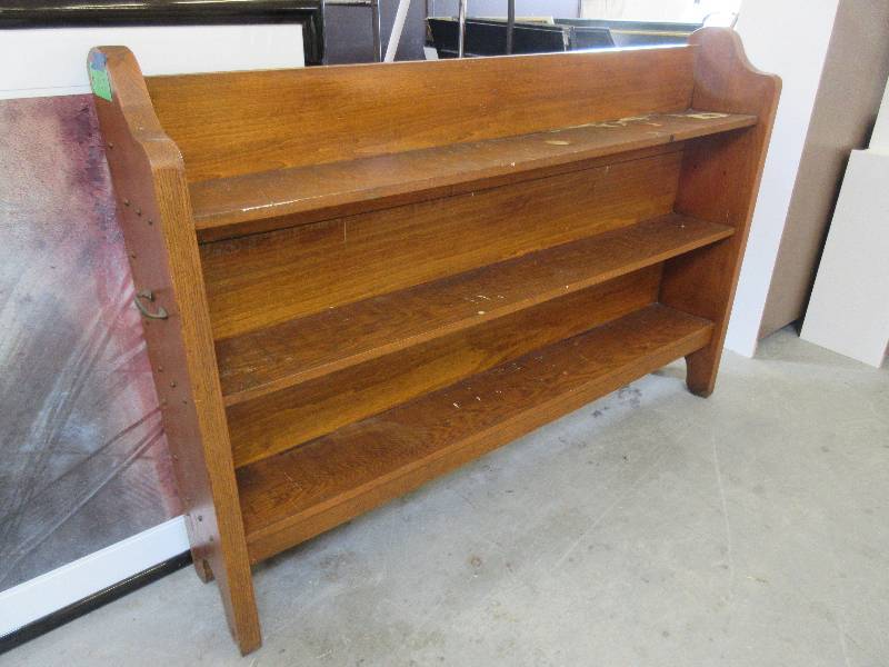 lot 109 image: HANDMADE SOLID OAK ANTIQUE BOOKSHELF