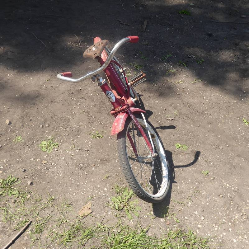 lot 23 image: Antique Childrens Bike