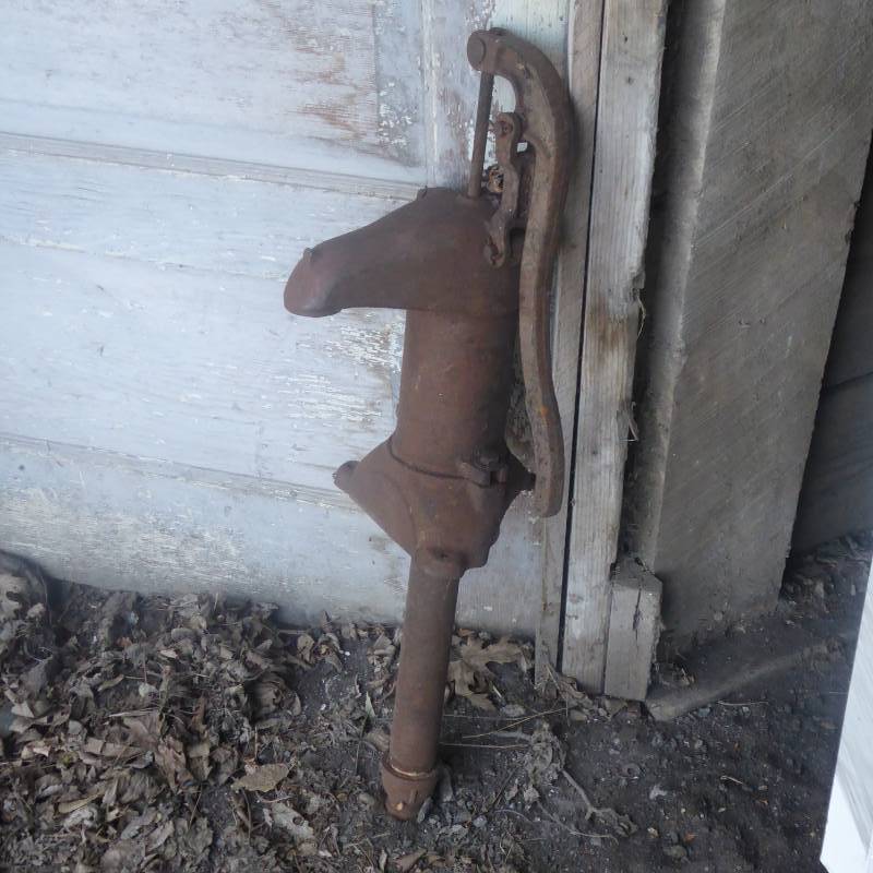 lot 27 image: Antique Hydrant Style Well Pump