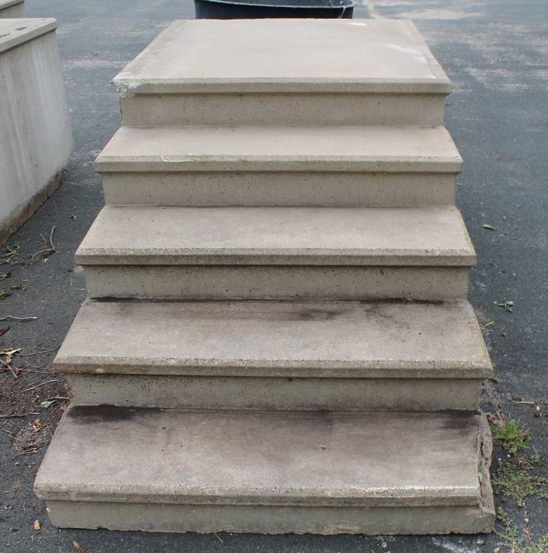 Precast Concrete Steps