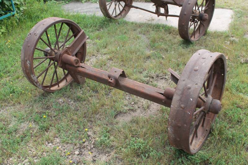 Wagon Axle Lawn Ornament