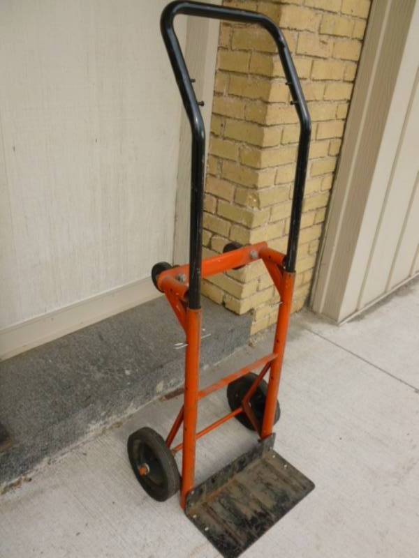 lot 5 image: Utility Cart