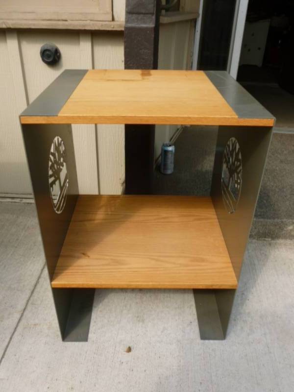 lot 13 image: Store Display Shelf