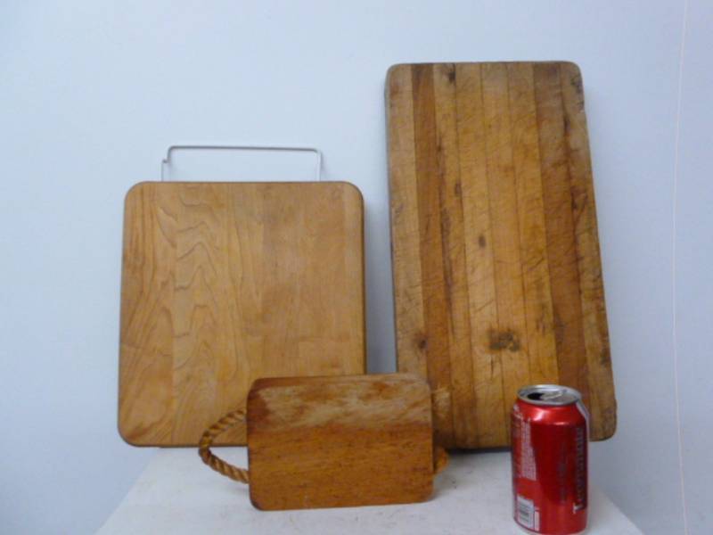 lot 41 image: Cutting Boards